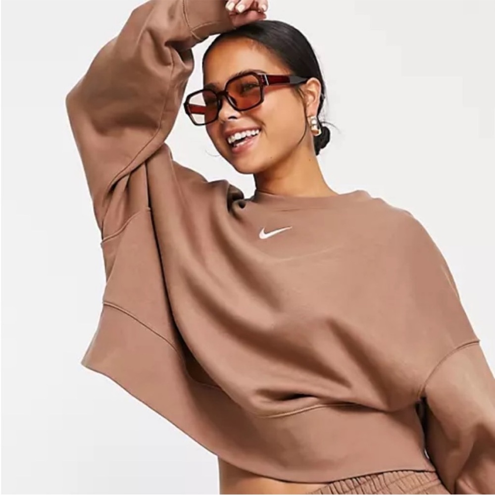 Nike Women's Essential Brown Crewneck XS